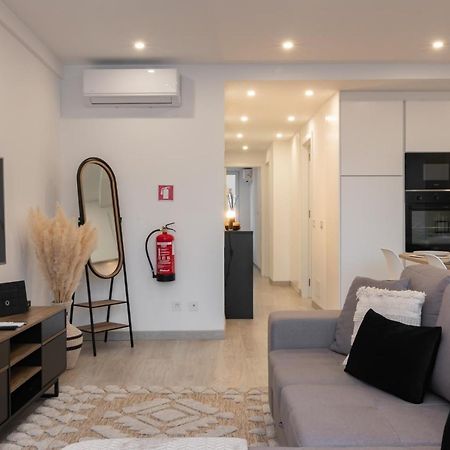 Stylish Apartment W/ River View By Lovelystay Oeiras Bagian luar foto