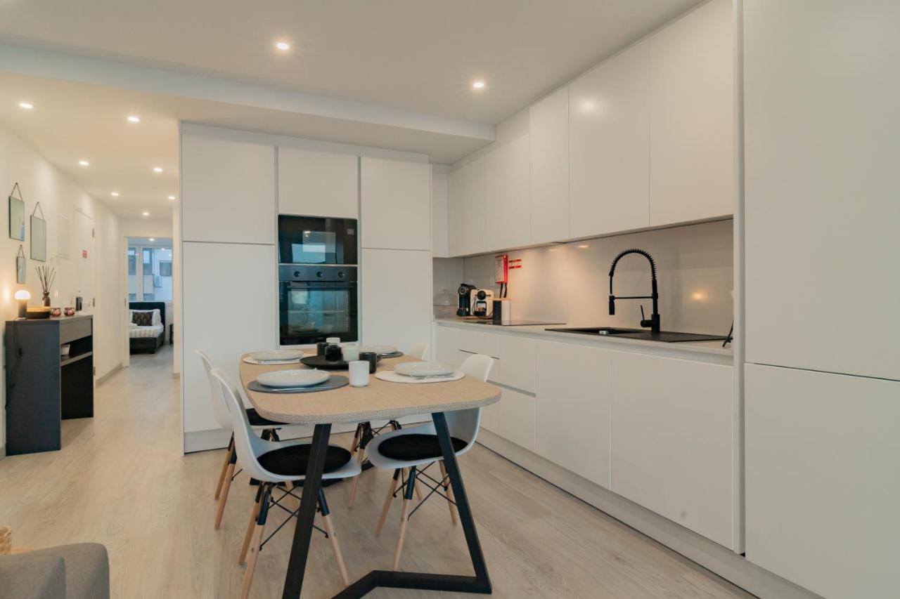 Stylish Apartment W/ River View By Lovelystay Oeiras Bagian luar foto