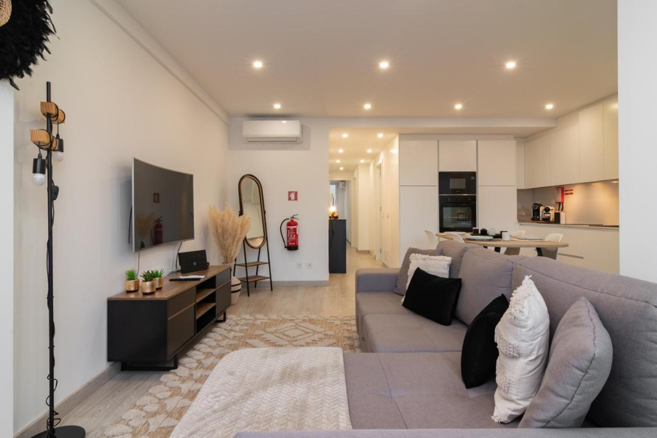 Stylish Apartment W/ River View By Lovelystay Oeiras Bagian luar foto