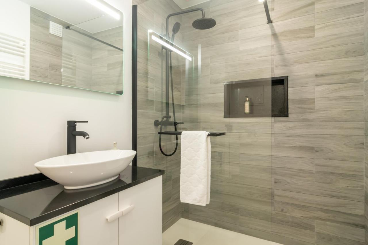 Stylish Apartment W/ River View By Lovelystay Oeiras Bagian luar foto
