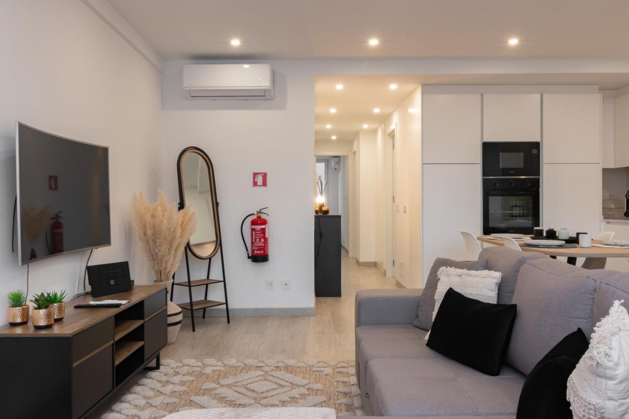 Stylish Apartment W/ River View By Lovelystay Oeiras Bagian luar foto