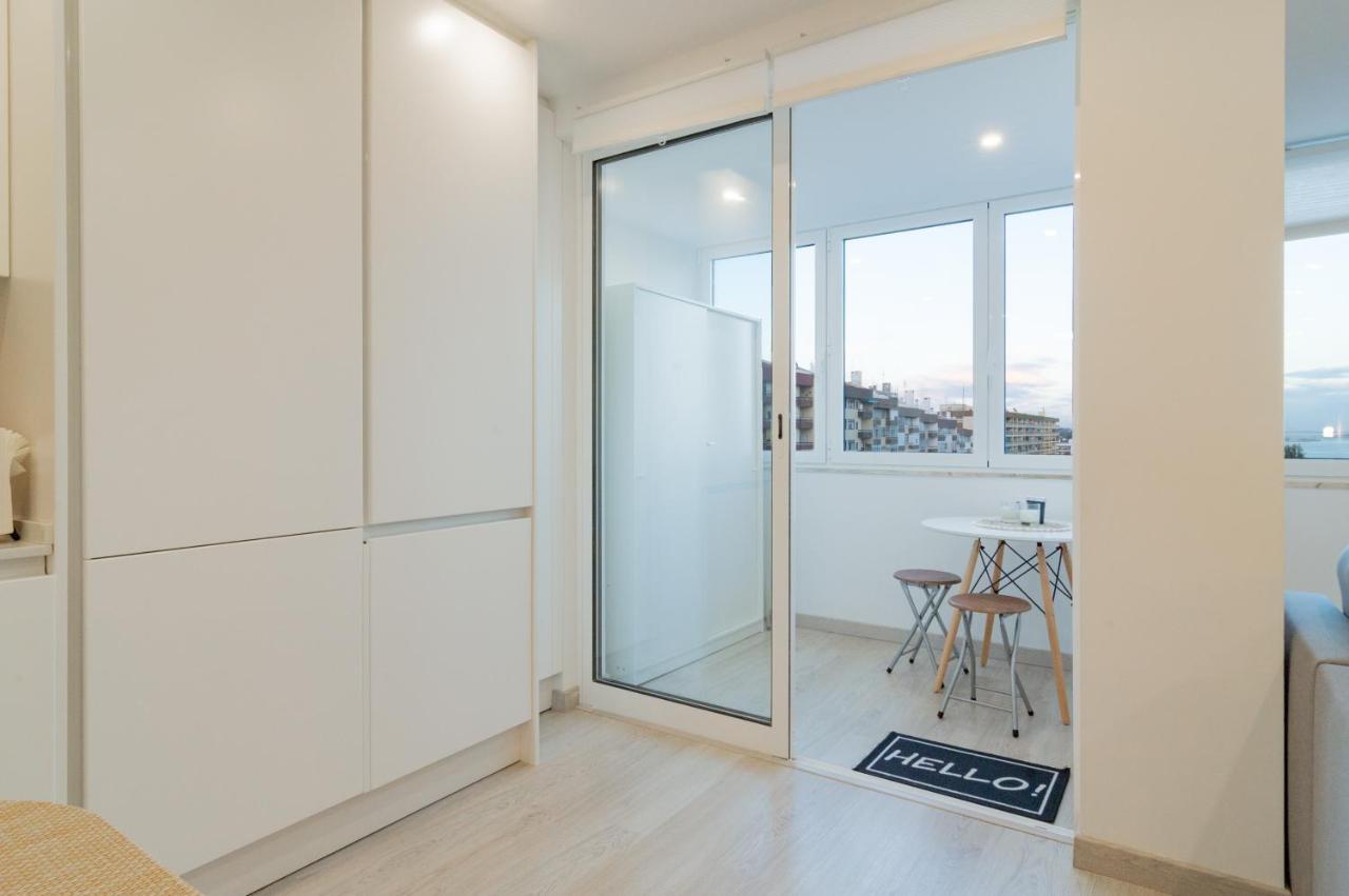 Stylish Apartment W/ River View By Lovelystay Oeiras Bagian luar foto