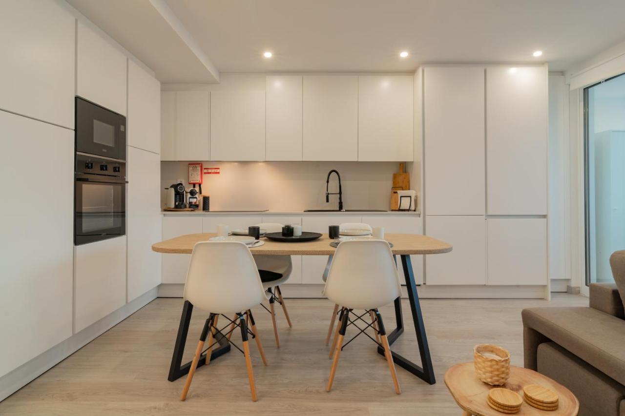Stylish Apartment W/ River View By Lovelystay Oeiras Bagian luar foto
