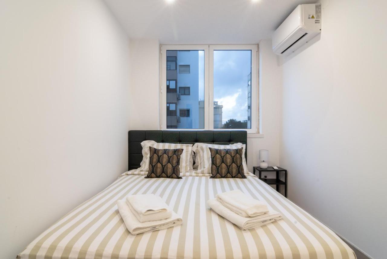 Stylish Apartment W/ River View By Lovelystay Oeiras Bagian luar foto